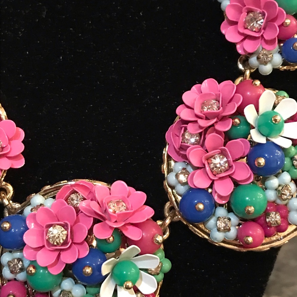 Stunning Talbots Floral Flower Statement Necklace - image 3